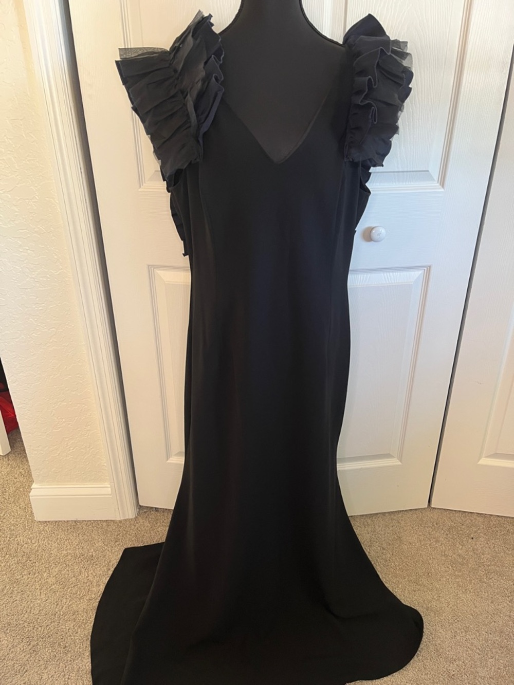 Sachin + Babi Black Mirabella Ruffle Sleeve Formal Gown Prom Bridesmaid Sz 14